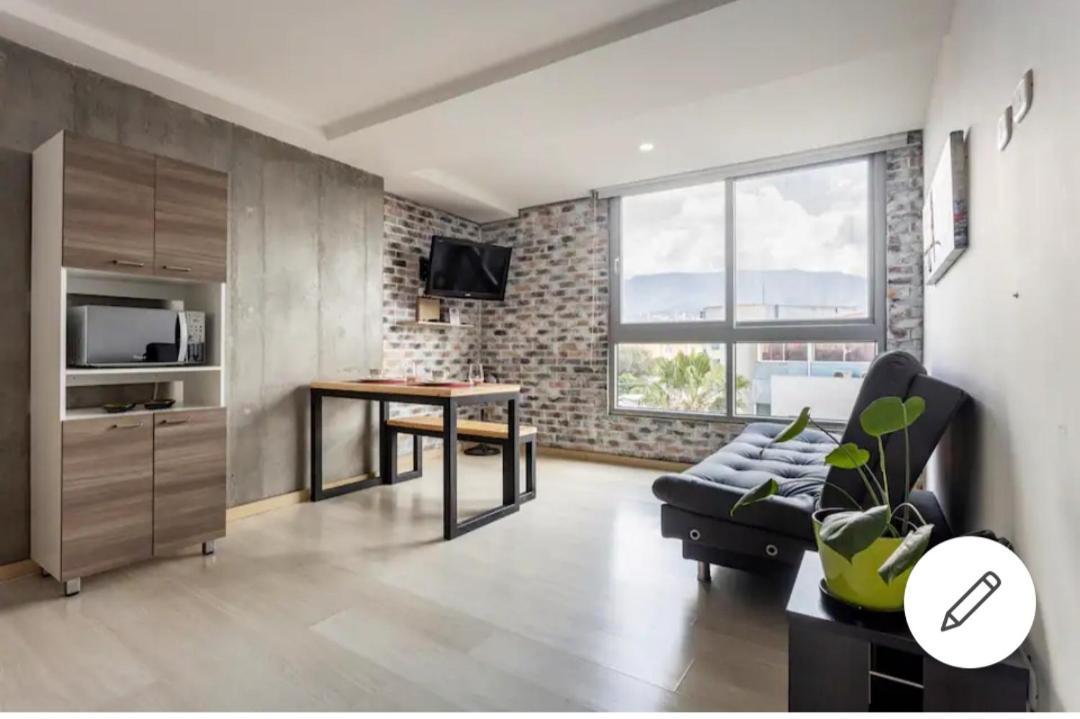 Beautiful & Comfortable Apartment In Laureles Medellin Exterior photo