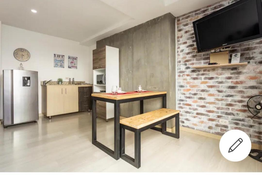 Beautiful & Comfortable Apartment In Laureles Medellin Exterior photo